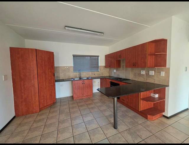 2 BEDROOM APARTMENT FOR SALE IN BARTLETT